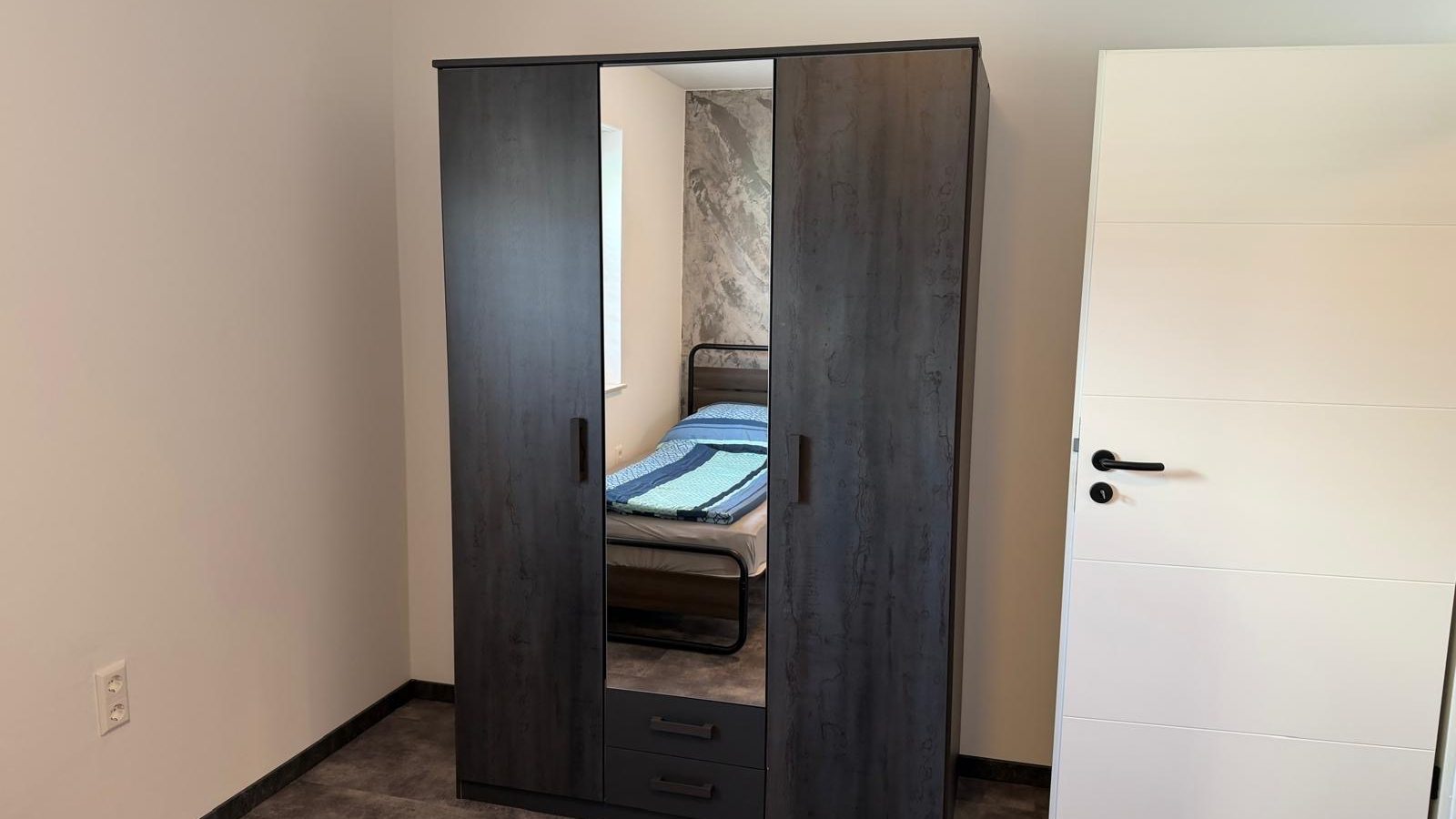 Zweites Schlafzimmer Ferienwohnung Delphin Heeder See Einzelbetten