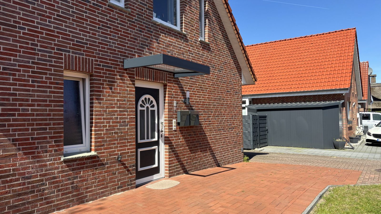 ferienwohnung-delphin-heeder-see-außenansicht