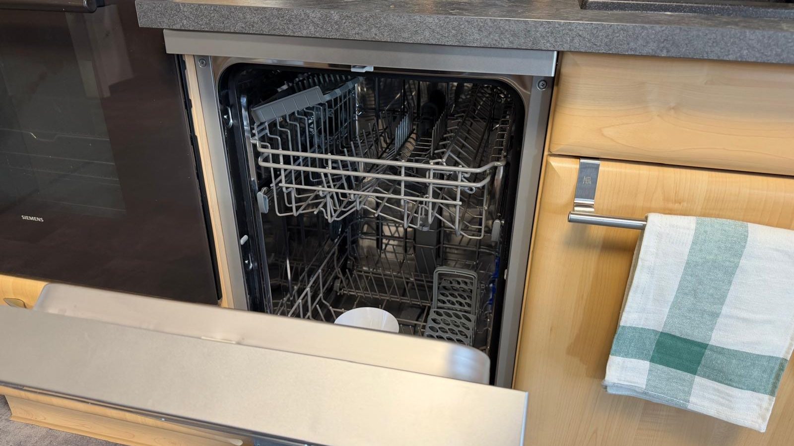 Spülmaschine Ferienwohnung Delphin Heeder See moderne Küche