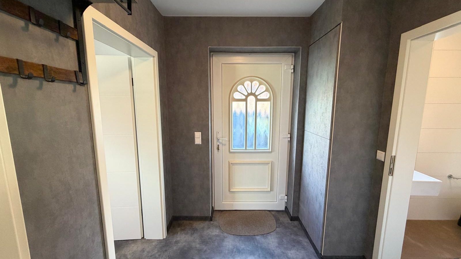 Eingangsbereich Ferienwohnung Delphin Heeder See modern