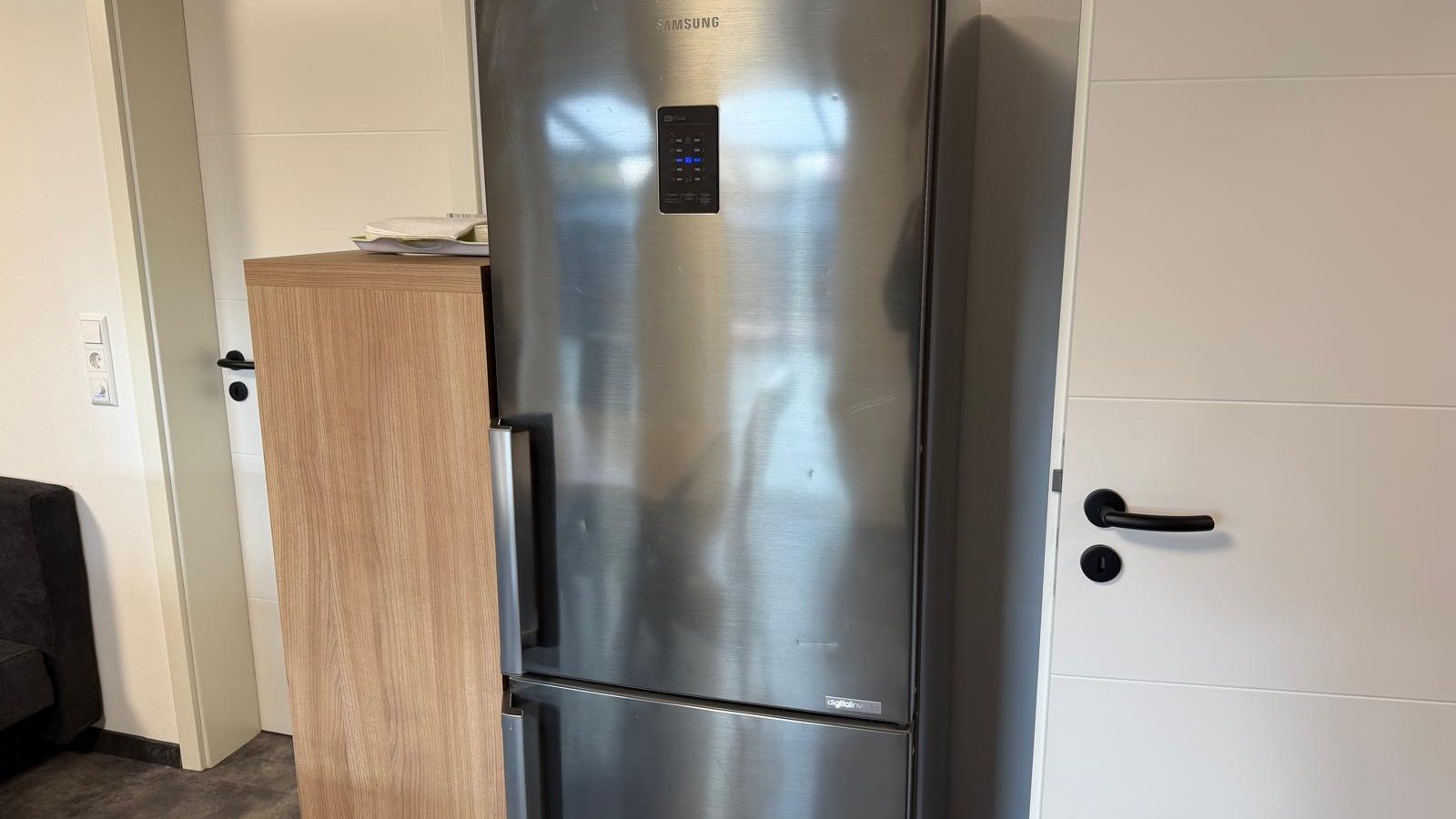 Kühlschrank Ferienwohnung Delphin Heeder See Küche Ausstattung